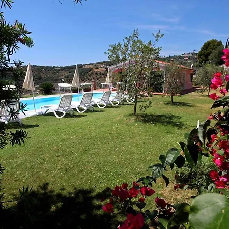 Pinkhouse * Poggi